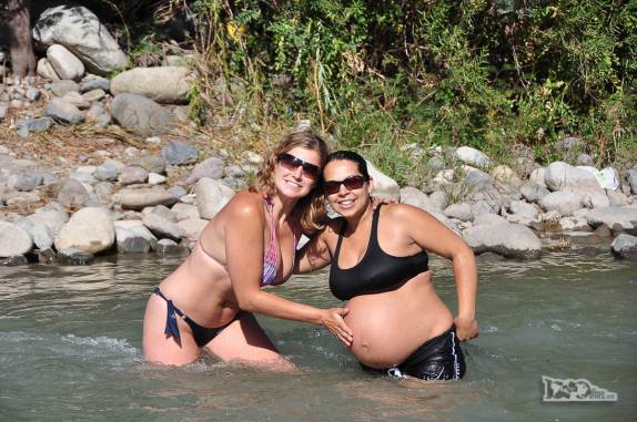 Com a Andrea, refrescando-se em rio na região de Rengo, ao sul de Santiago, no Chile